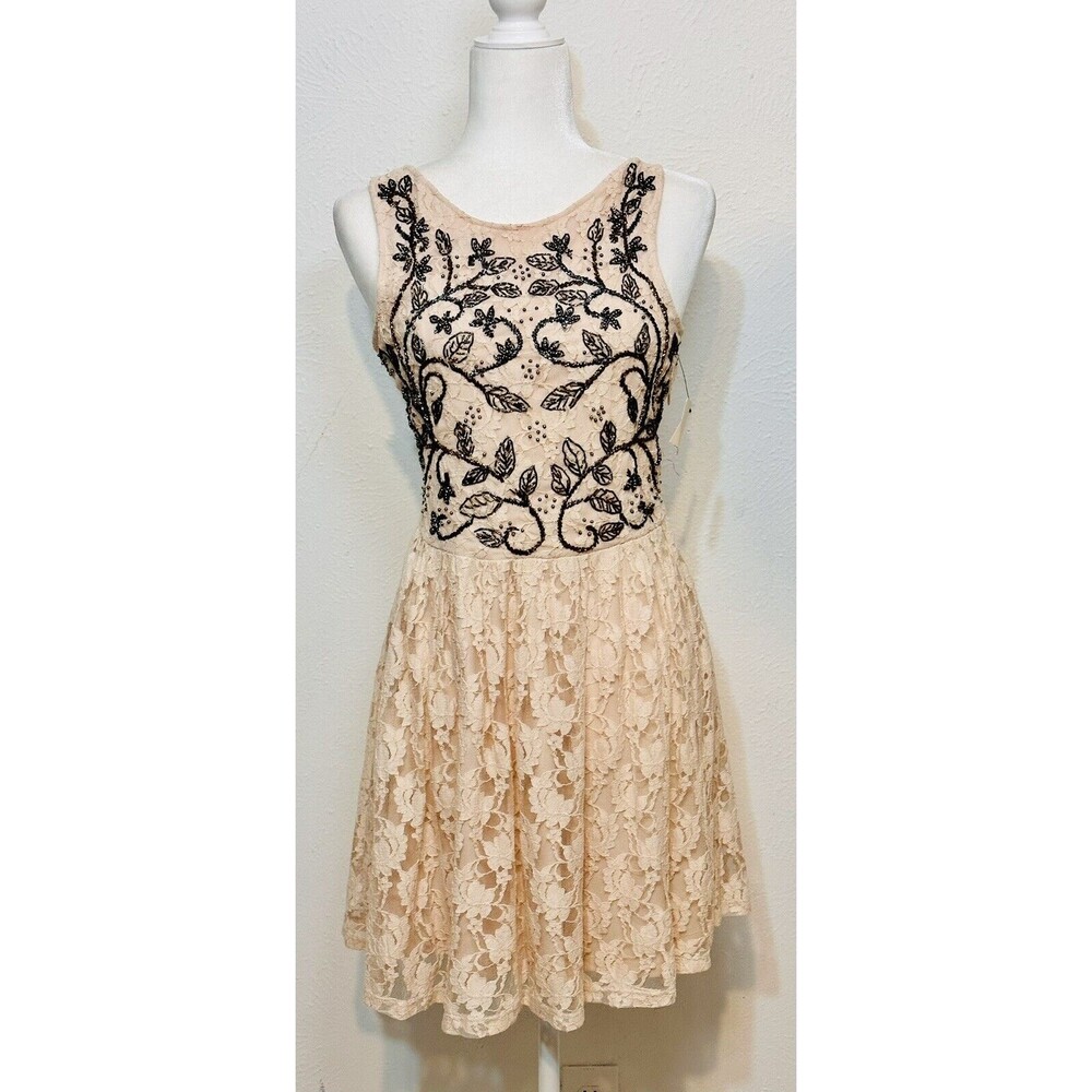 NWT-Zara Trafaluc Size M Champagne Floral Laced Embellished Dress Feminine